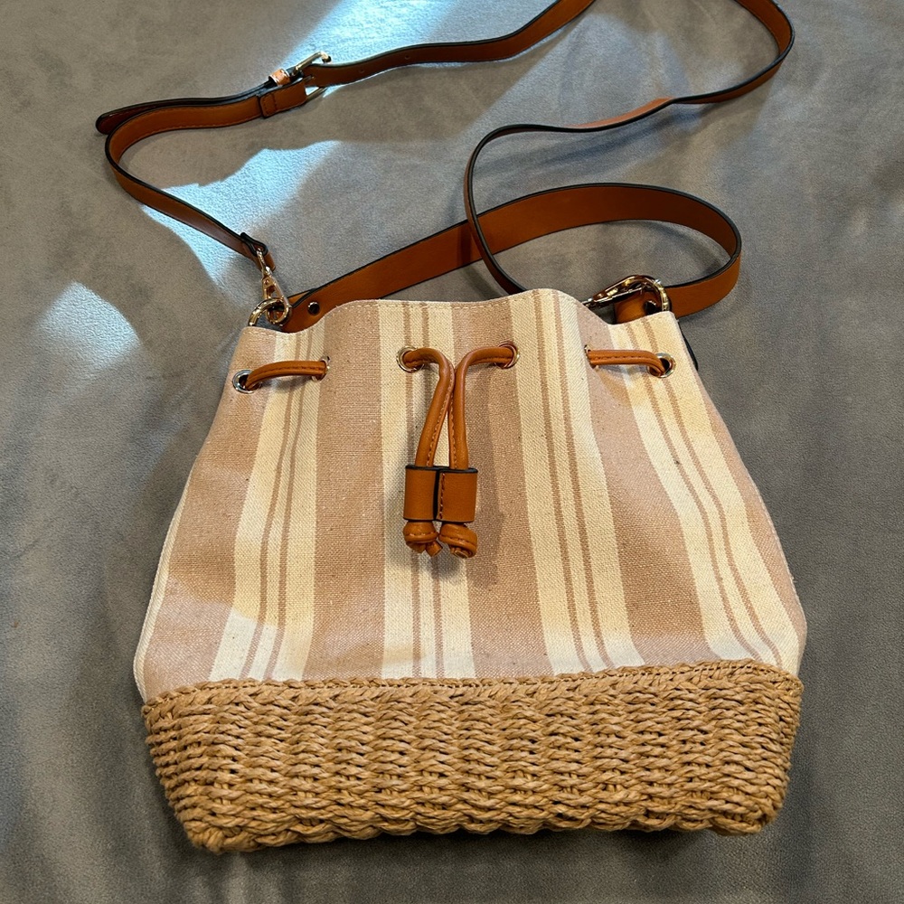 Women’s Bucket Bag - Picture 3 of 5